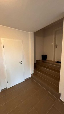 Kapitalanlage oder zur Selbstnutzung; Obergeschosswohnung mit Balkon und PKW-Stellplatz