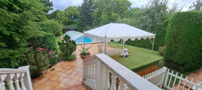 Stilvolle Villa mit Pool, Wellness &amp; Weitblick - Leben und Homeoffice am Gießhübl auf höchstem Niveau