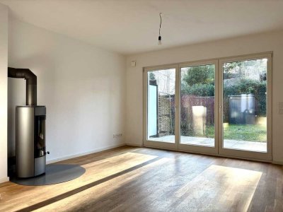 Modernes Reihenmittelhaus mit Dachterrasse und kleinem Garten in Hamburg Duvenstedt