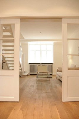 Luxuriöse helle 2-Zimmer Maisonettewohnung in unmittelbarer Nähe der Binnenalster