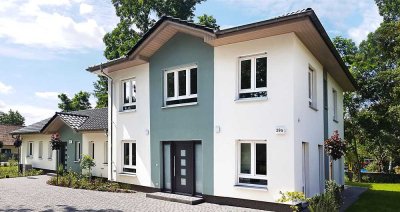 Doppelhaus - Standthaus und Bungalow in attraktiver zentraler Lage in Eggersdorf