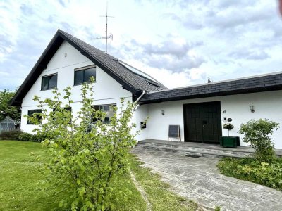 Einfamilienhaus mit Einliegerwohnung und Traumgrundstück in Nörvenich