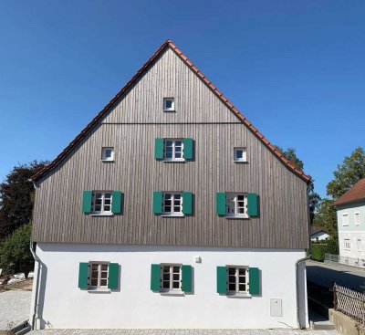 Erstbezug nach Sanierung: ansprechende Doppelhaushälfte mit EBK und 6 Zimmern, Ortenburg