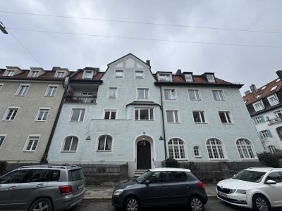 Beste Citylage/Top 3Zi.Altb.Whg.ca.85 qm,Parkett,hohe Decken, 2 Blk, G-WC,EBK(Abl.)