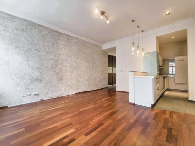 Geräumige 2 Zimmer im stilvollen Altbau - Zentrale Lage Pilgramgasse, 1050 Wien - U4 Fußläufig - inkl. Balkonzubau