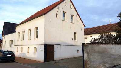 2 Familienhaus mit KFZ Werkstatt zu verkaufen