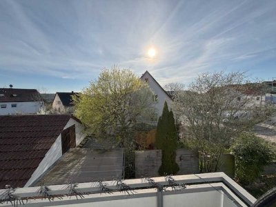 4-Zimmer-Wohnung, Balkon mit Aussicht und separater Garage in Denkendorf