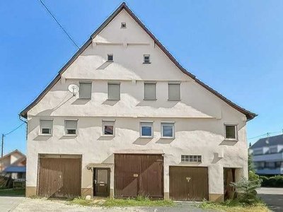 Schönes Einfamilienhaus mit großzügigem Grundstück in Neuffen - Perfekt für Handwerker mit Visionen