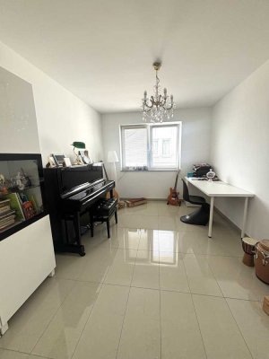 Geschmackvolle 6-Zimmer-Wohnung mit gehobener Innenausstattung mit Einbauküche in Bad Nauheim