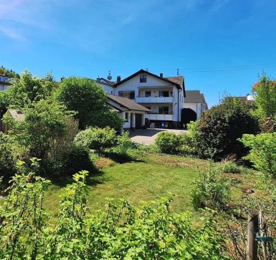 Doppelte Chance: Charmantes Haus + Baugrundstück in Bestlage