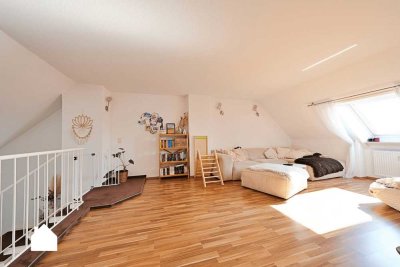 Großzügige & helle Galeriewohnung auf zwei Ebenen mit Loftfeeling!