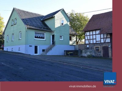 Ehem. Hofreite (Massivhaus) mit Garten, gr. Scheune und Hoffläche. Grüner Blick, schöne Landschaft.