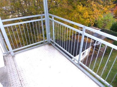 Schöne Lage, schöne Wohnung! - 2-Raum mit Balkon in ruhiger Seitenstraße