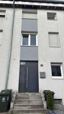Ansprechendes und modernisiertes 4-Zimmer-Reihenhaus mit gehobener Innenausstattung in Oberhausen