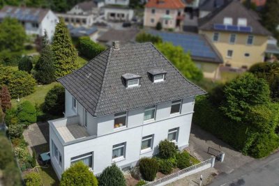 Charmantes Wohnhaus mit großem Garten und Entwicklungspotential