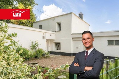 Modernisiert & freistehend: Einfamilienhaus in Feld- und Waldlage