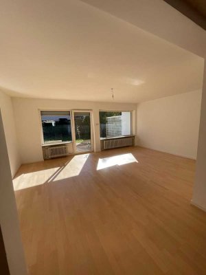 Freundliches und neuwertiges 6-Raum-Reihenhaus mit EBK in Olching