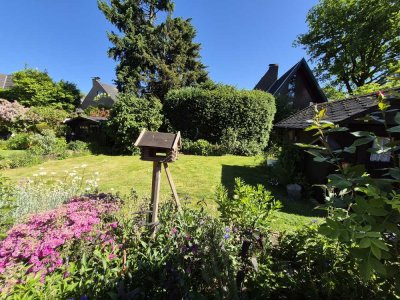 Selbstnutzer oder Kapitalanleger aufgepasst: Zweifamilienhaus mit schönem Garten in ruhiger Lage