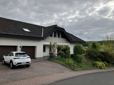 Ansprechende und gepflegte 4-Raum-EG-Wohnung mit Terrasse in Neuhof Hattenhof von Privat