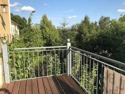Charmante, freie Denkmal-2-Zi.-ETW mit Balkon und Garten in Alteglofsheim, direkt am Schloss