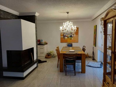 Stilvolle, neuwertige 2,5-Zimmer-Wohnung mit geh. Innenausstattung mit Balkon und EBK in Schwaigern