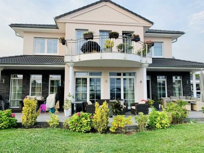 Repräsentative Luxus-Stadtvilla  mit Wellnessoase in Groß-Gerau