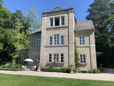 Nach Absprache frei: Ruhige, sonnige 3-Zi.-Whg., in einer Parkvilla, Stadtrandlage,