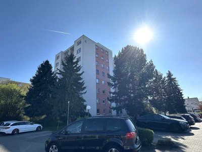 SCHWIND IMMOBILIEN - helle 2-Zimmer-Wohnung mit 2 Balkonen und Blick ins Grüne