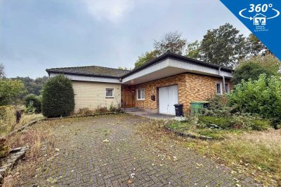 Freistehender Bungalow im Grünen – Wohnen auf über 3.000 m² parkähnlichem Grundstück
