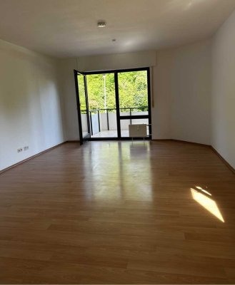 Top 1-Zimmer-Wohnung in Stuttgart-Heumaden mit PKW Stellplatz
