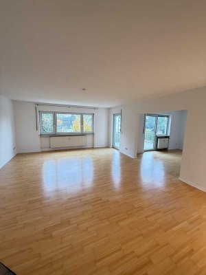 Helle 4-Zimmer-Eigentumswohnung mit Balkon, Einbauküche & Stellplatz in Frankfurt-Bergen-Enkheim