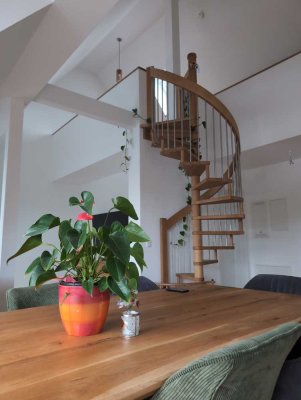 Wunderschöne 3,5-Zimmer-Galeriewohnung mit Balkon