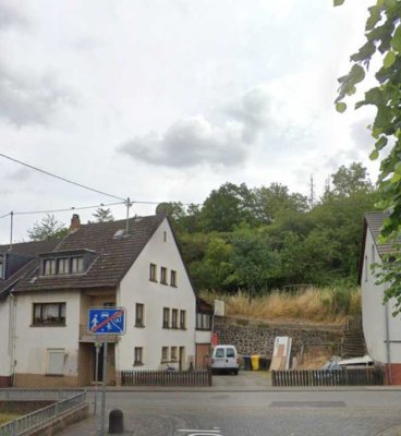 Sanierungsbedürftiges Einfamilienhaus in Niederzissen von Privat (ohne Provision)