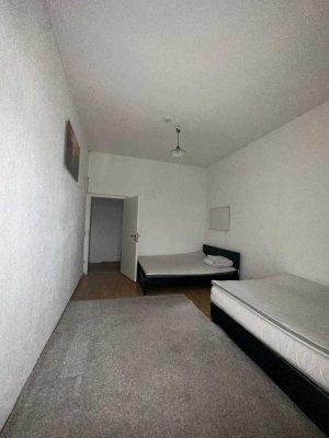 Friedrichsfeld! 1-Zi in einer WG Wohnung mit EBK!