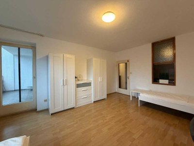 Vollmöbliertes All-Inklusive - WG-Zimmer in Zentrumsnähe mit Balkon