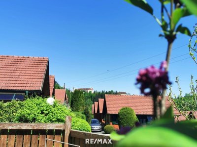"Seensucht" erfüllt – Ferien-Blockhaus in Aussichtslage