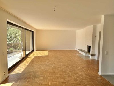 Grosszügige 4-Zimmer-Wohnung mit Balkon und Kamin nahe Grafenberger Wald