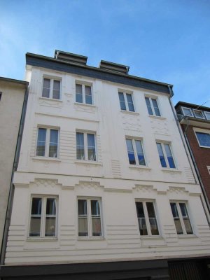 Schöne bezugsfreie 3-Zimmer-Altbau-Wohnung in Köln-Altstadt/Süd