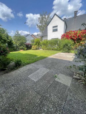 Gemütliche Erdgeschoss/ Masionette Wohnung mit eigenem Garten und Balkon