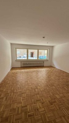 Komfortable 100m³ Erdgeschosswohnung mit neuem Boden