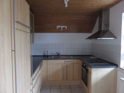 Schöne und gepflegte 3-Raum-Dachgeschosswohnung mit gehobener Innenausstattung in Kirchheim-Lindorf