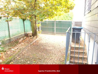 Neu-Anspach! Freistehendes Haus mit 5 Zimmern auf kleinem Grundstück.