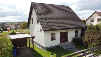 Ihre Familie kann sofort einziehen und
den großen Garten genießen !
