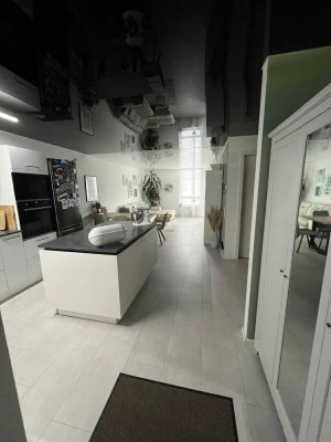 Exklusive 4,5-Zimmer Maisonette-Wohnung im 3. OG mit Aufzug in Hockenheim