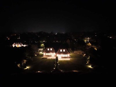 Verkauf direkt vom Eigentümer + sofort bezugsbereit: Hausteil unter Reet in Süd-Kampen!