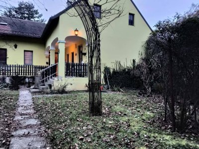 Preisreduktion! CHARMANTES EINFAMILIENHAUS MIT NEBENGEBÄUDEN, GARAGE &amp; GARTEN IN GUT GEPFLEGTEM ZUSTAND