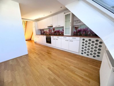 Wohnen über den Dächern Wiens – Lichtdurchflutete 4-Zimmer-Dachgeschoss-Maisonette mit Fernblick zum Kauf in 1100 Wien