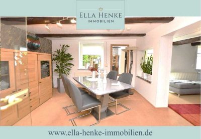 Kapitalanlage: Schönes, gemütliches Fachwerk-Reihenhaus mit Terrasse, Garten + 3 Garagen.