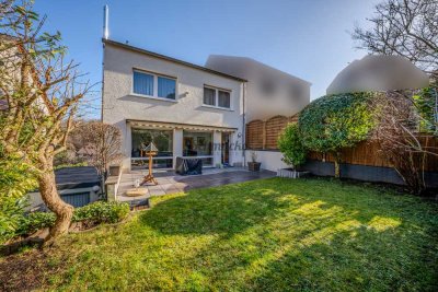 Sehr gepflegte, ruhig gelegene DHH mit Garage, Garten, Kamin und viel Platz für die ganze Familie