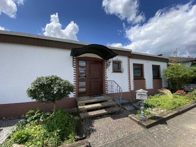 *NEU* LIEBEVOLL GEPFLEGTER WINKELBUNGALOW  MIT PFLEGELEICHTEM GARTEN IN RUHELAGE!